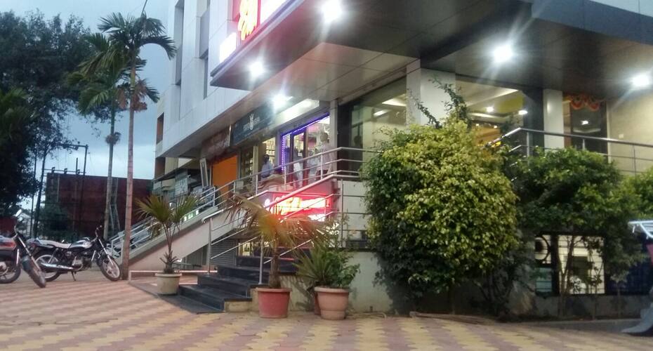 Hotel Shree Lodging & Boarding, Wai 3